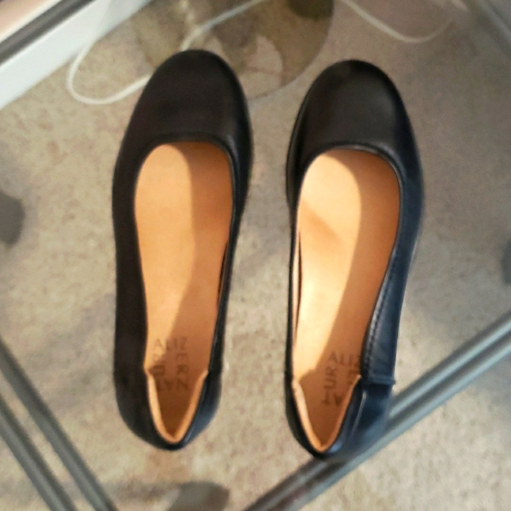 Womens black flats shoes 7.5W